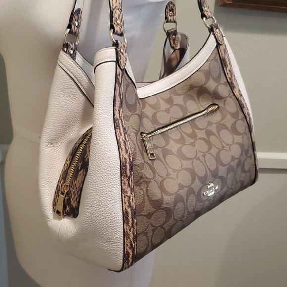 Coach Signature Beige and White Shoulder Bag - Picture 3 of 12